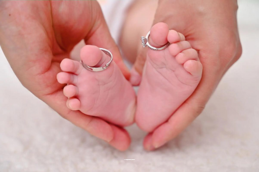 沂南怀孕肚子一边高一边低